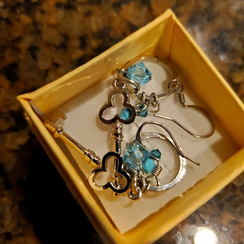 Cute little key earrings